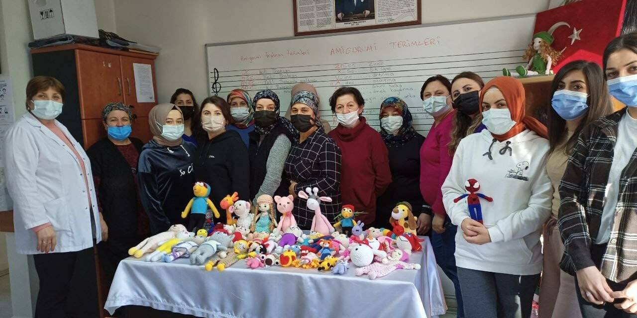 Halk eğitim merkezi çocukları unutmadı