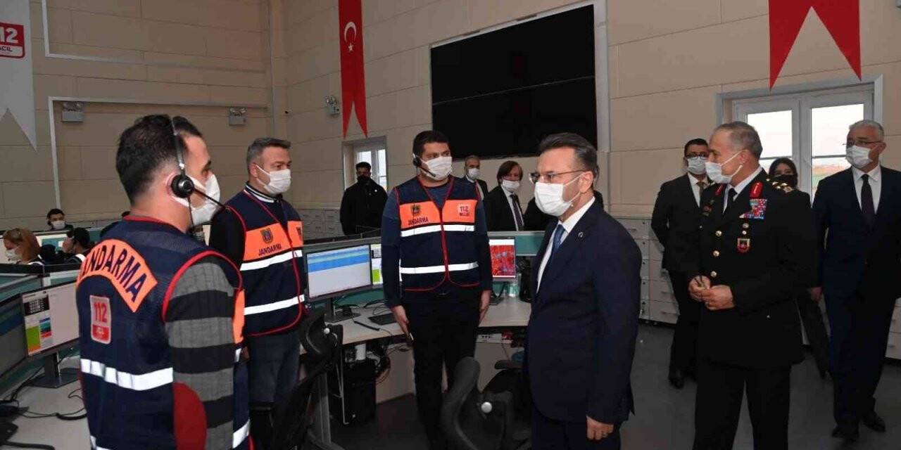 Vali Aksoy, görevi başındaki ekipleri ziyaret etti