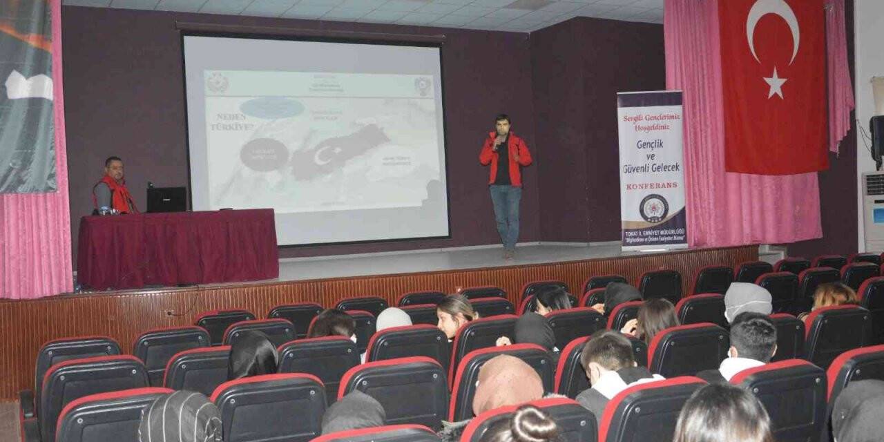 Niksar’da Lise öğrencilerine  ’Gençlik ve Güvenli Gelecek’ semineri verildi