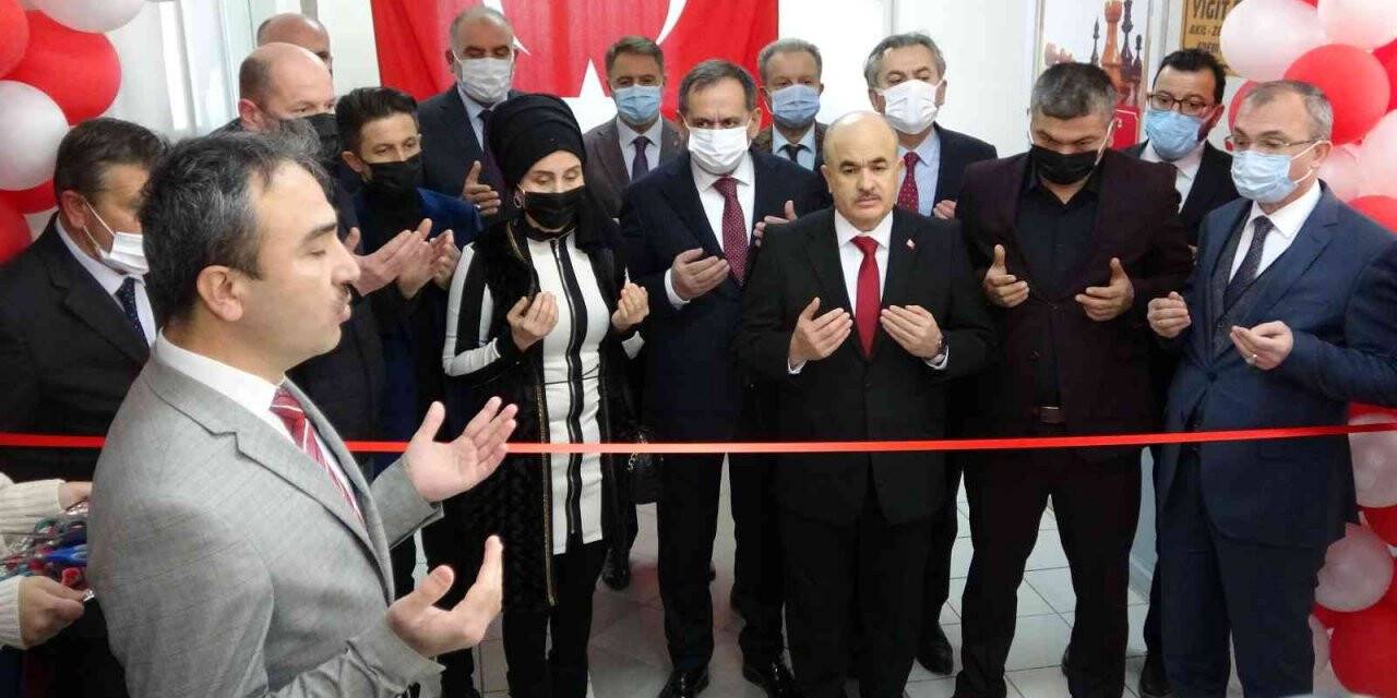 Samsun’da Yiğit Benzer’in adı okulunda açılan sınıfa verildi