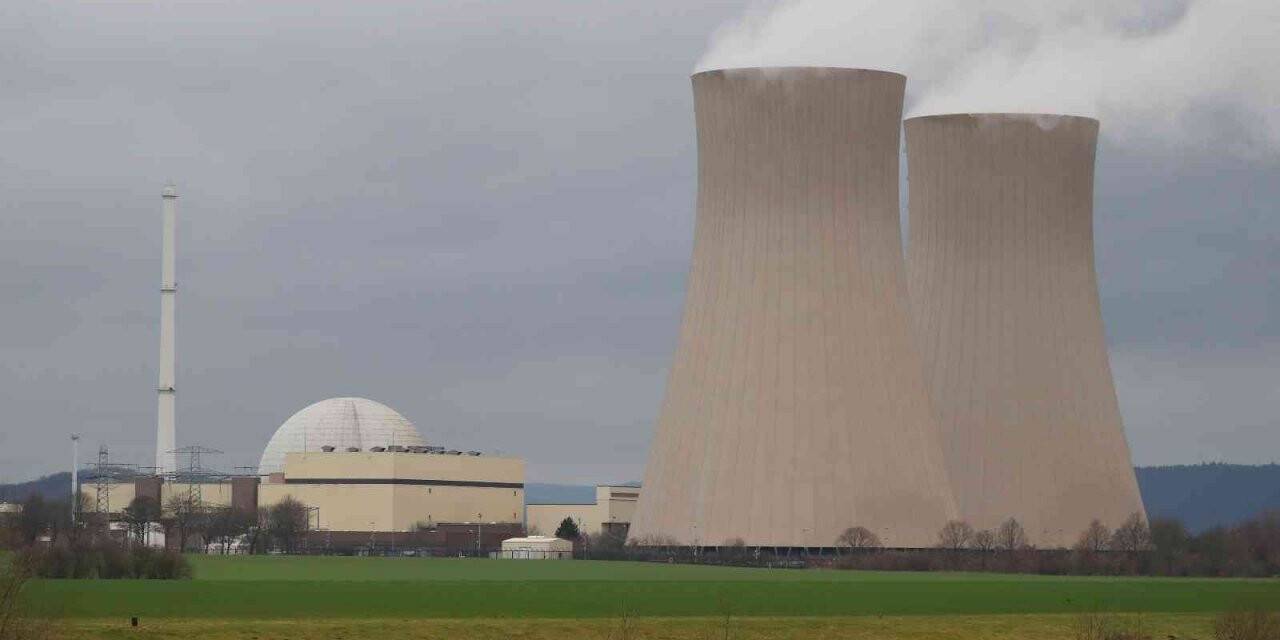 Almanya 3 nükleer santralini daha kapattı