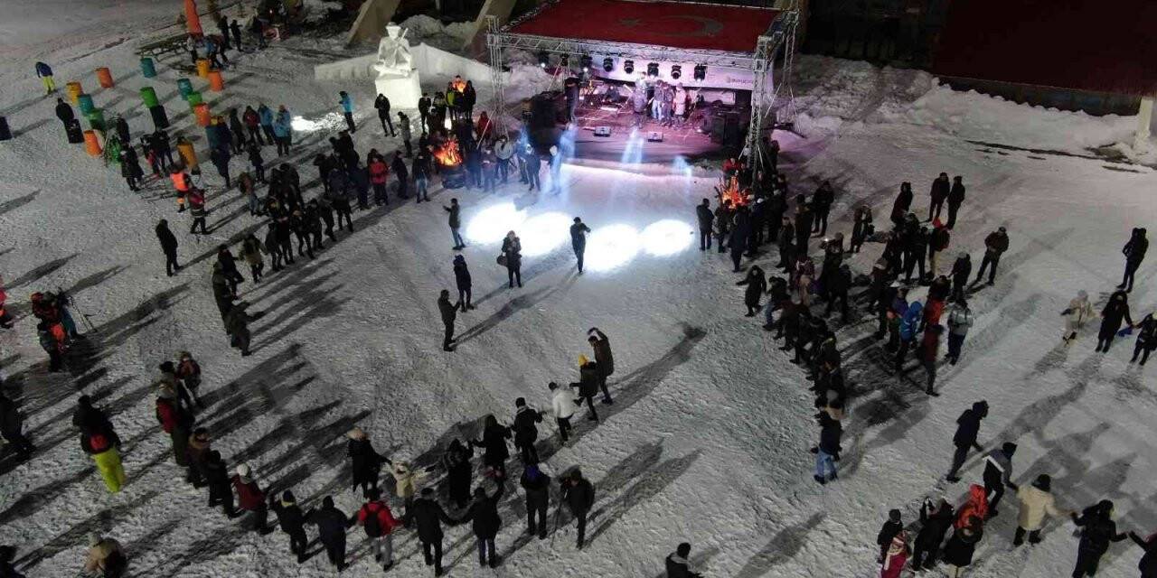 Yıldızdağı’nda kayak severler karın tadına vardı