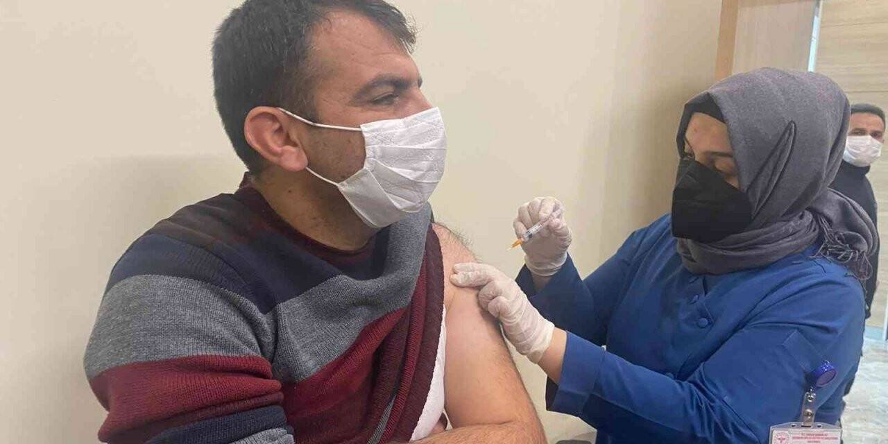 Erzurum’da Turkovac aşısı uygulanmaya başladı