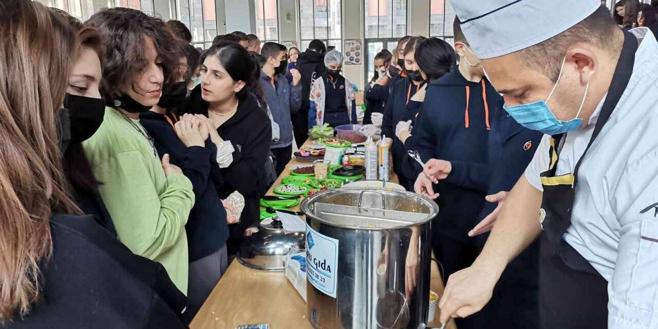 Tekden öğrencilerinden kardeş okul için hayır panayırı