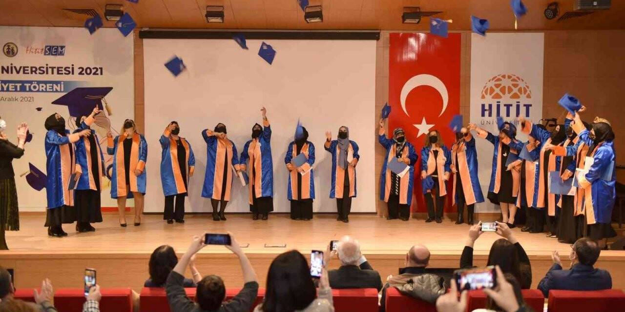 Hitit Anne Üniversitesi 3’üncü dönem mezunlarını verdi