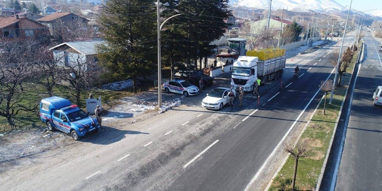 Huzur ve güven uygulamasında jandarmaya yakalandılar