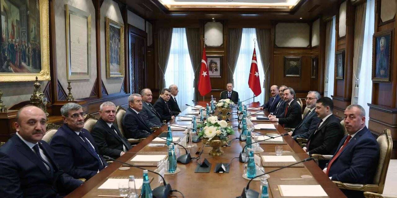 Cumhurbaşkanı Erdoğan, Türk-İş heyetini kabul etti