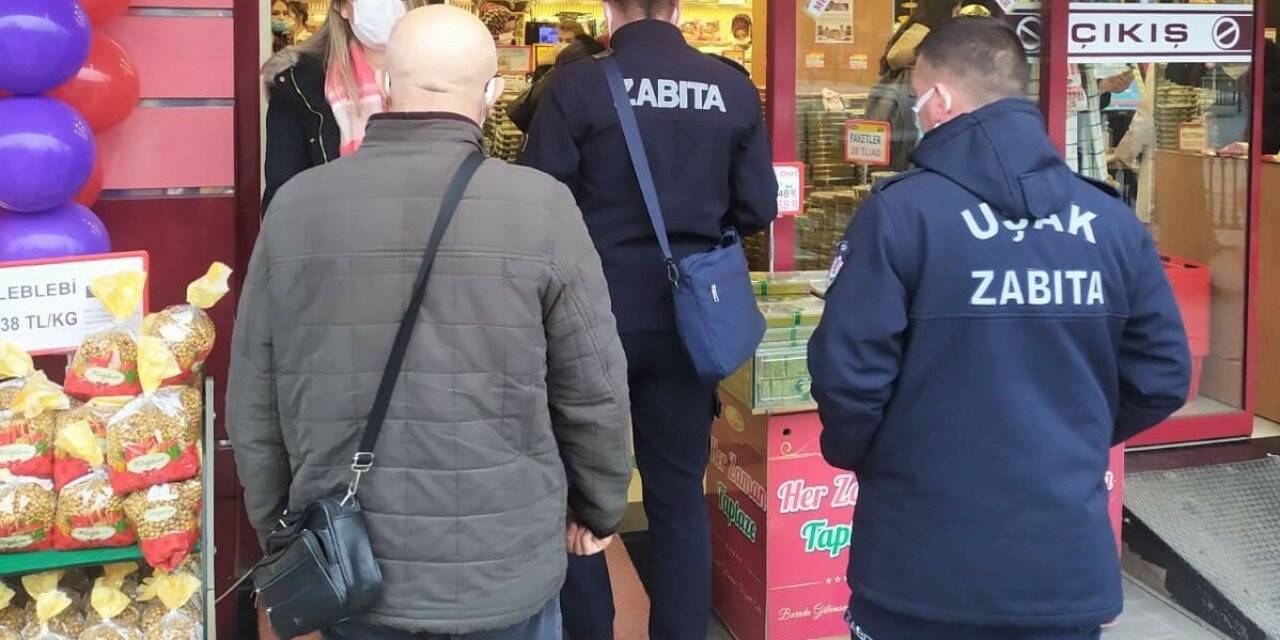 Uşak’ta zabıta ekipleri yılbaşı öncesi marketleri denetledi