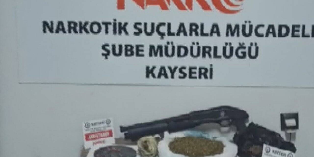 Uyuşturucu taciri anne-kız, ortak operasyonla yakalandı