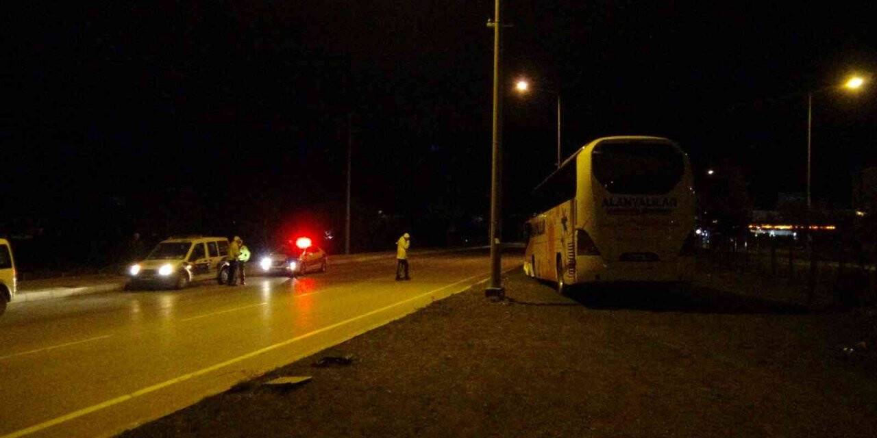 Kontrolden çıkan yolcu otobüsünde az kalsın facia yaşanıyordu