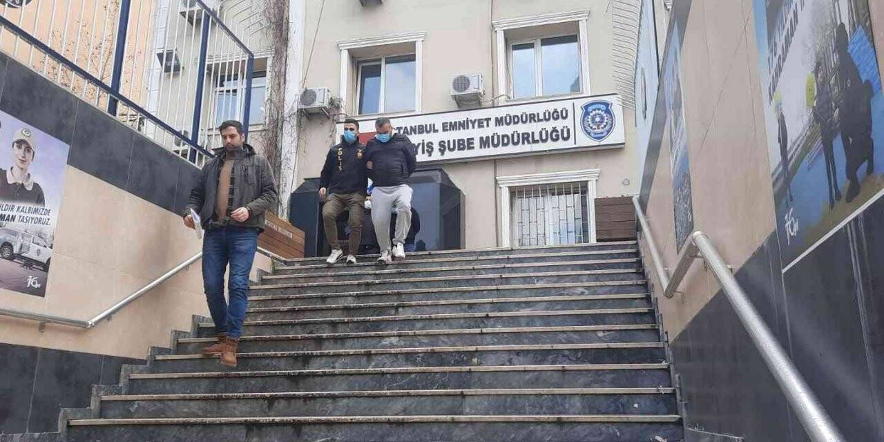 Lüks araçtan hayalet gösterge panelini çaldı: Hırsızlık anı kamerada