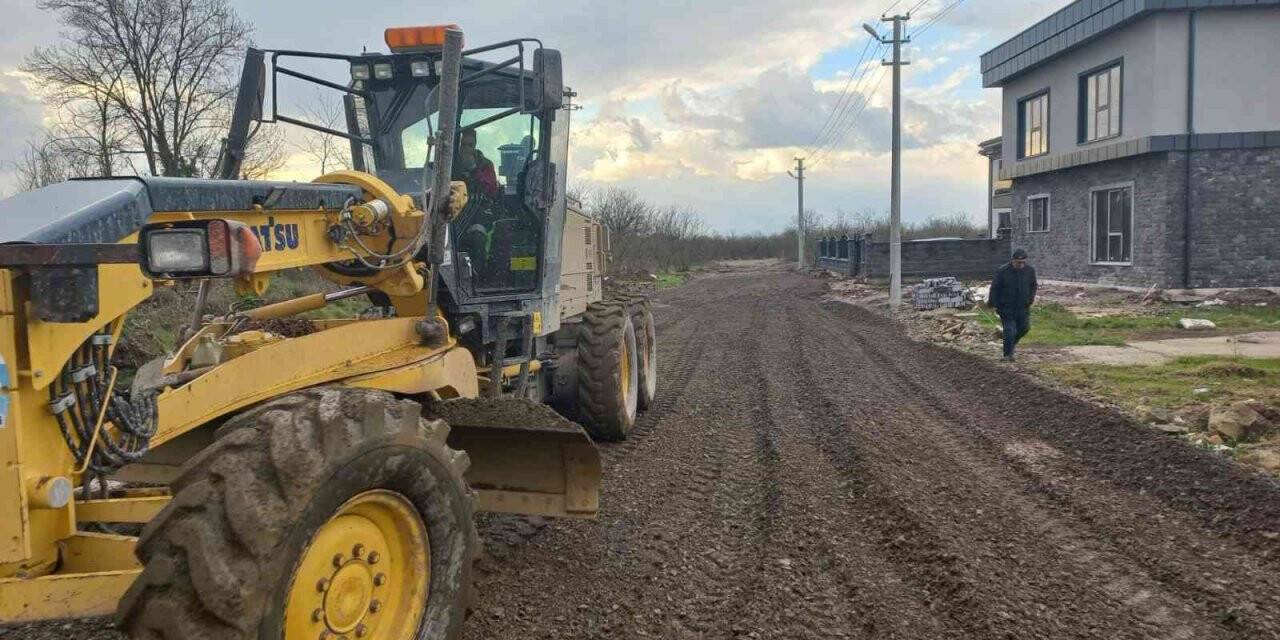 Kaldırımlarda düzenlemeler sürüyor