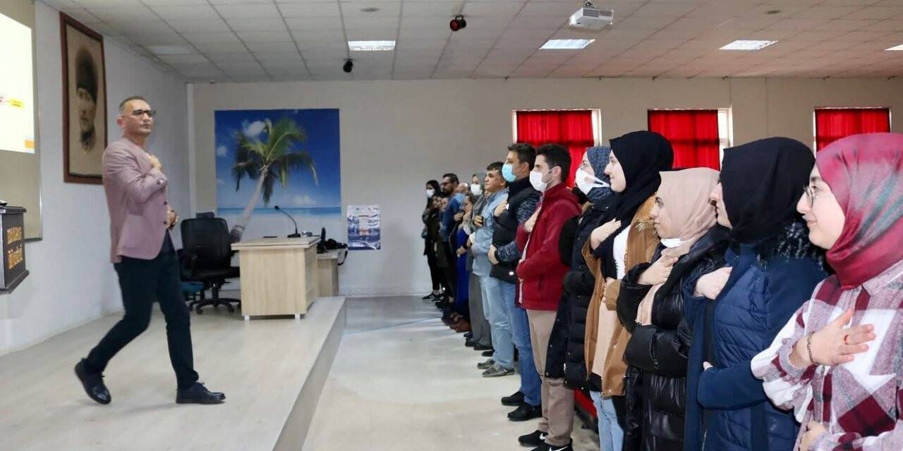 Üniversiteli gençlere “Stres Yönetimi” semineri