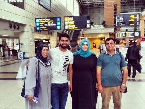 Ay ailesinin Umre heyecanı