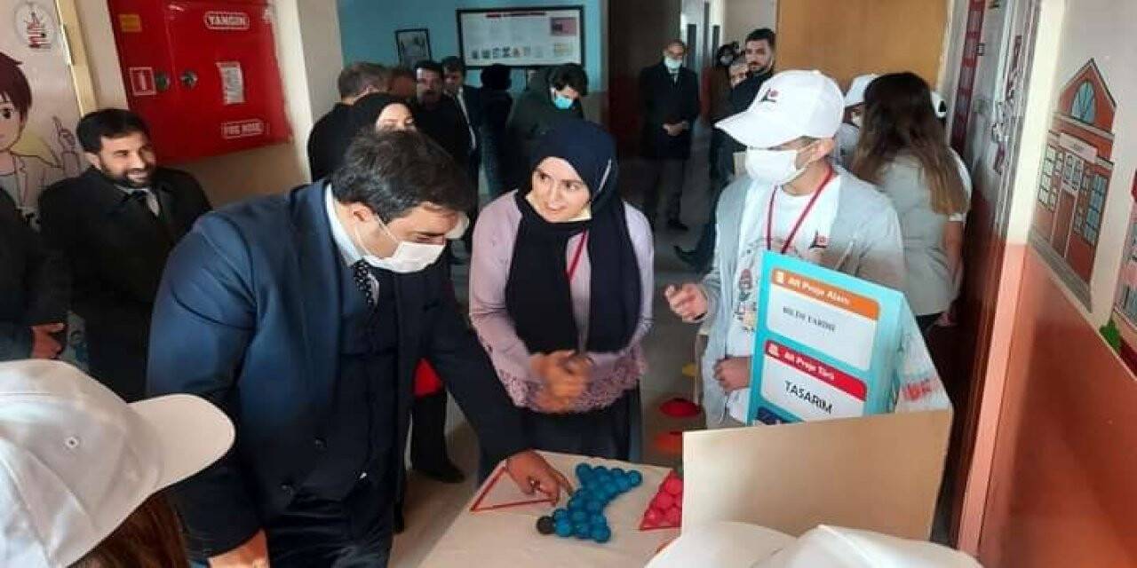 Diyadin’de 4006 TÜBİTAK Bilim Fuarı