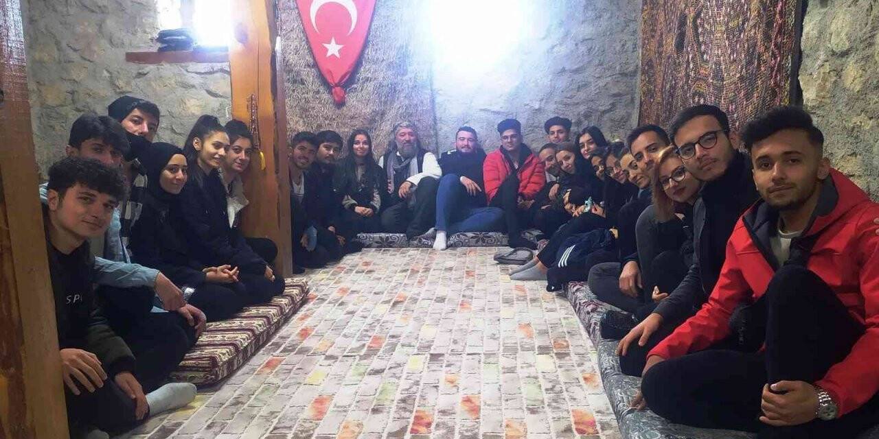 KMÜ’lü öğrencilerden İsmail Hacı Tekkesine ziyaret