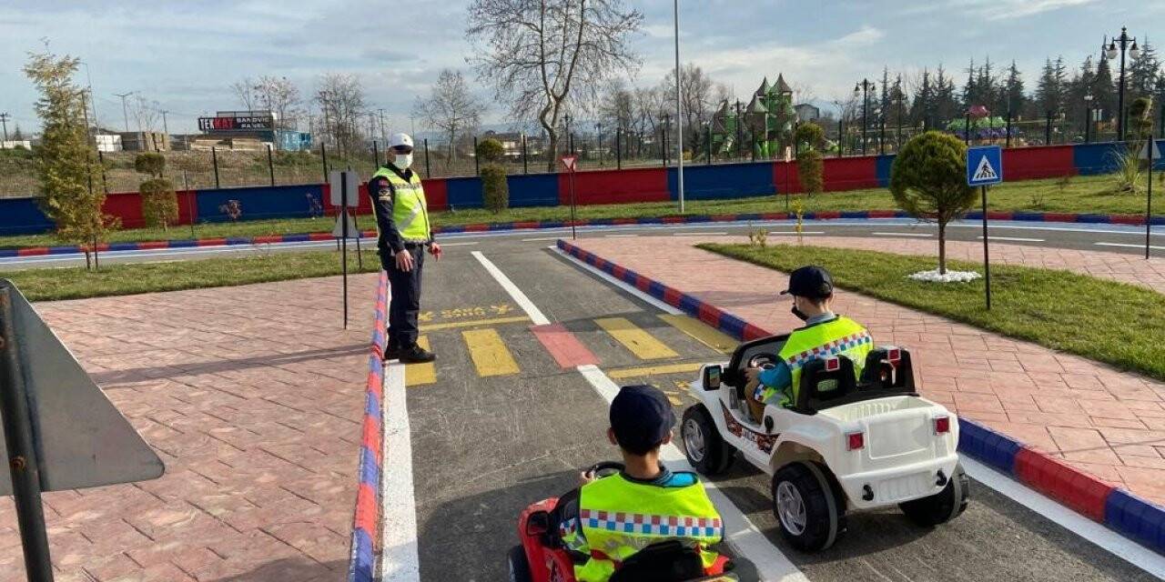 Jandarma ekipleri trafik eğitimine devam ediyor