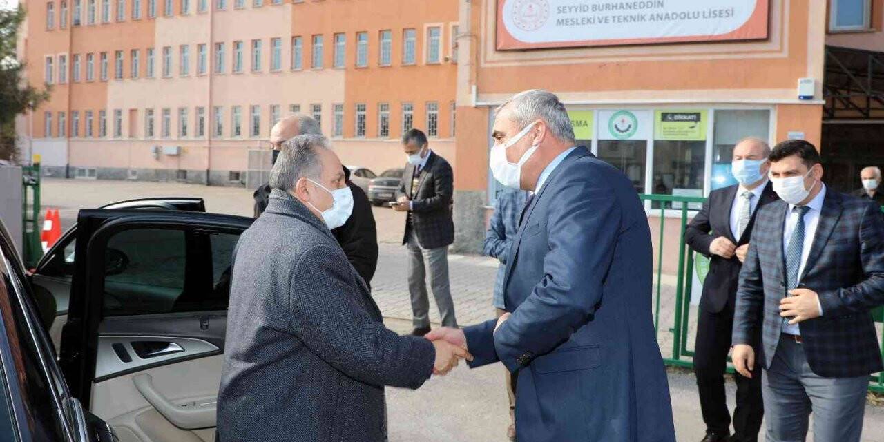 Başkan Yalçın meslek lisesi öğrencileriyle buluştu