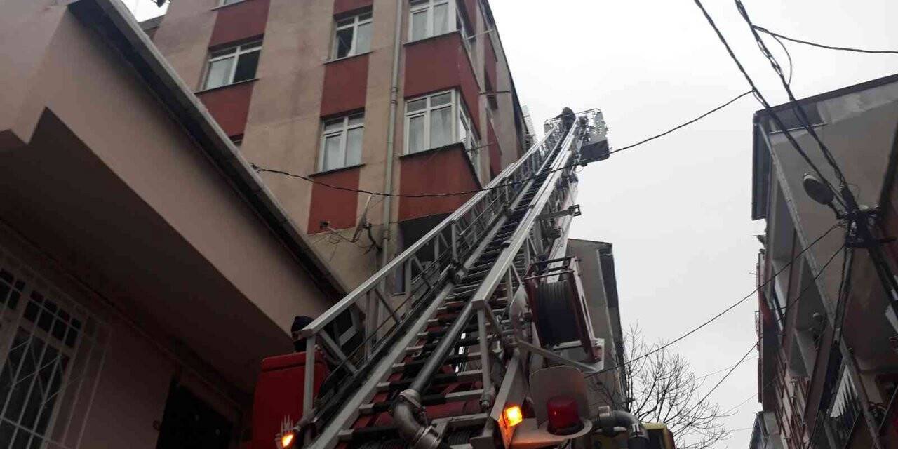 Bağcılar’da korkutan yangın: 1 kişi dumandan etkilendi
