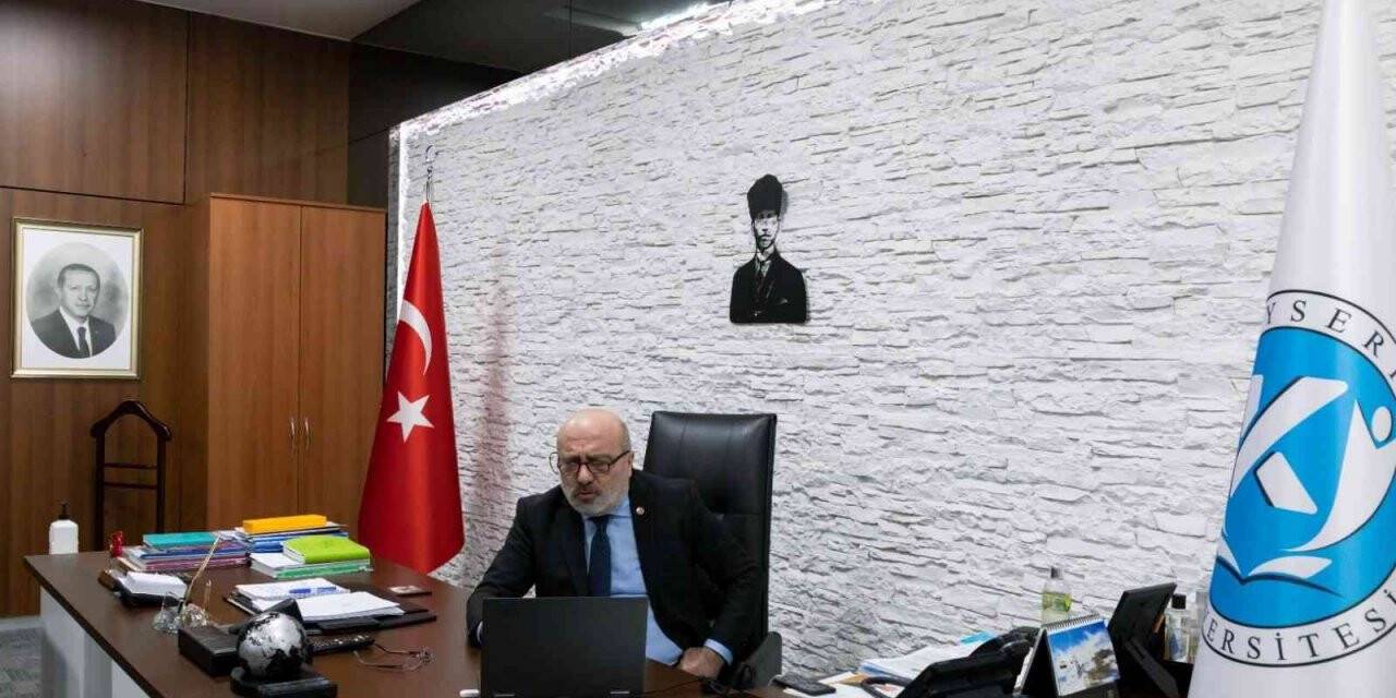 Rektör Karamustafa, Türk Dünyasında Birliktelikte Turizmin Rolünü Anlattı