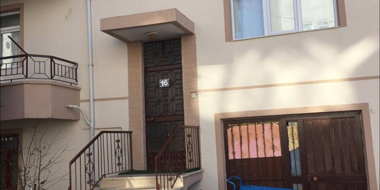 Eşi tarafından bıçaklanarak öldürülen kadın toprağa verildi