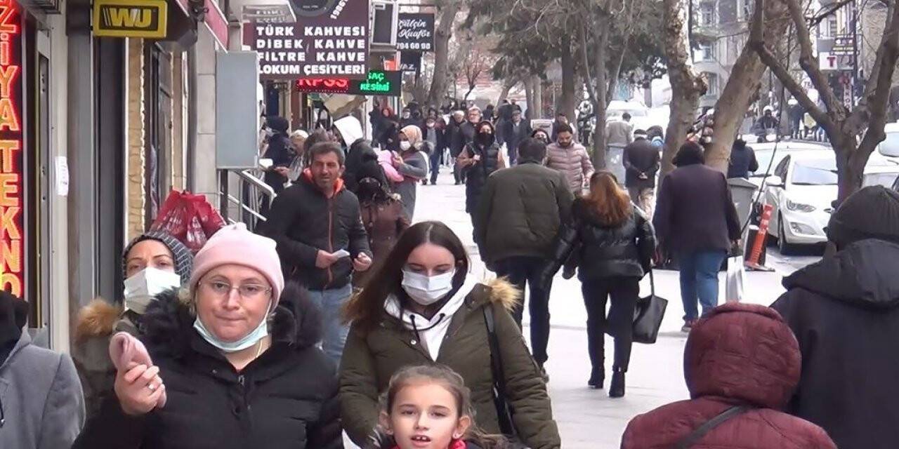 Alışveriş hareketliliği esnafın yüzünü güldürdü