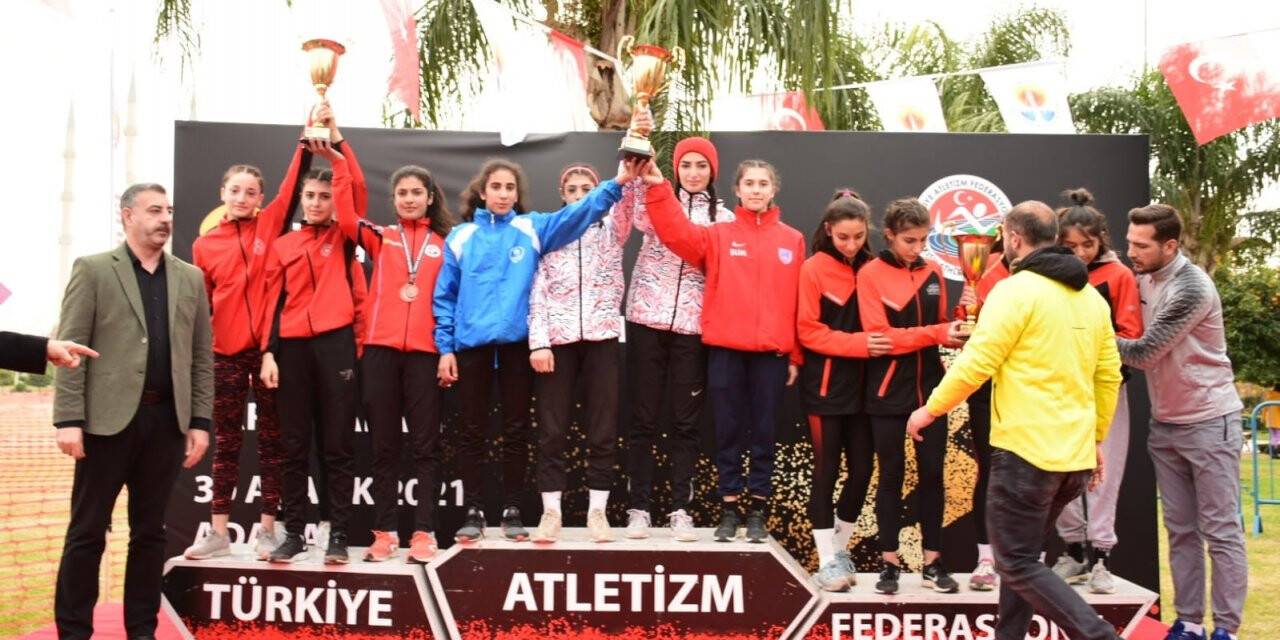 Karslı atletler Türkiye şampiyonu oldu