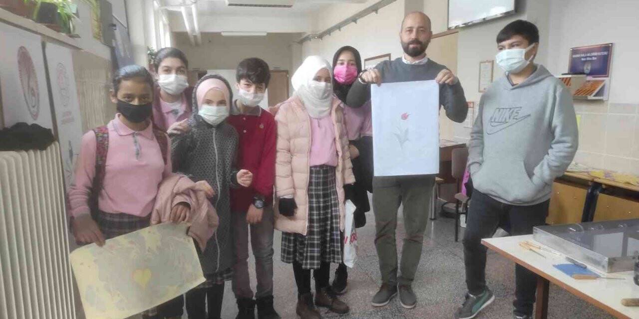 Ortaokul öğrencileri ebru sanatıyla tanıştı