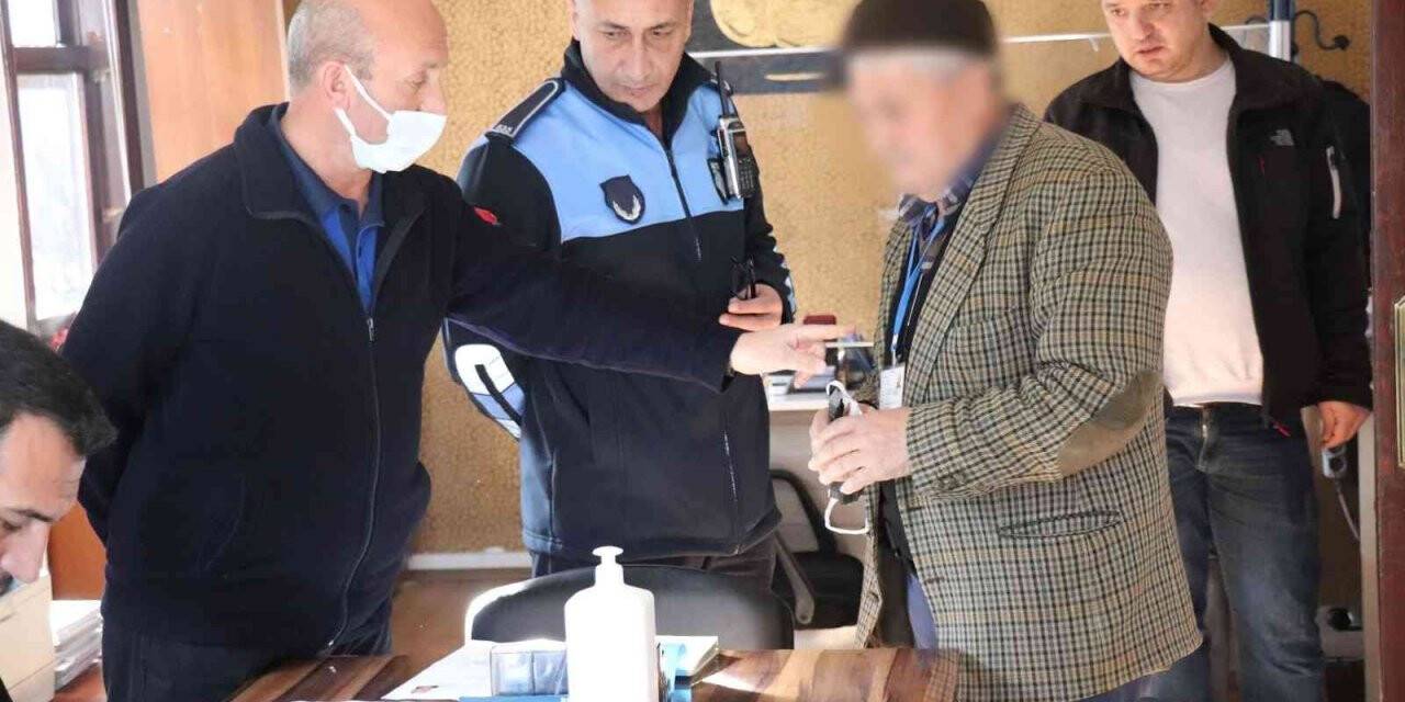 Cami adına sahte belge ile para toplayanlar suçüstü yakalandı