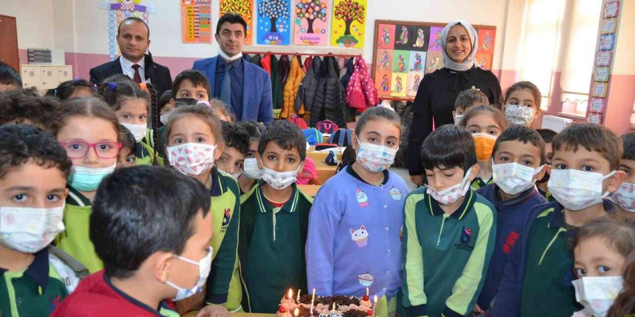 Minik öğrencilerden anlamlı davranış