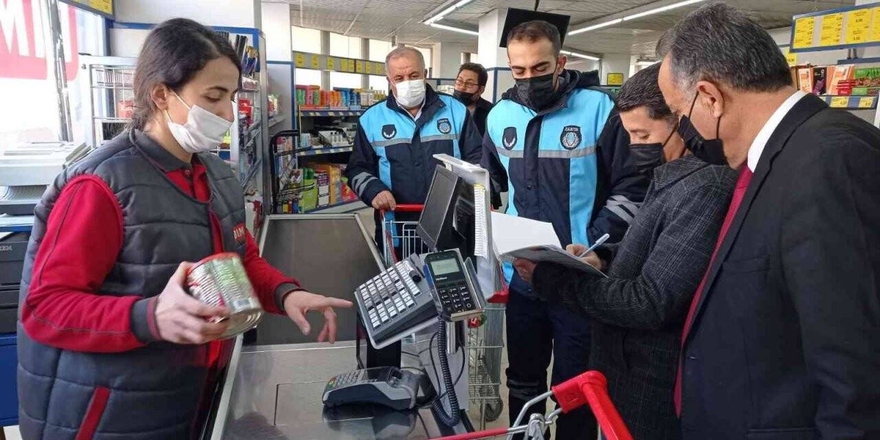 Hakkari’de market denetimi