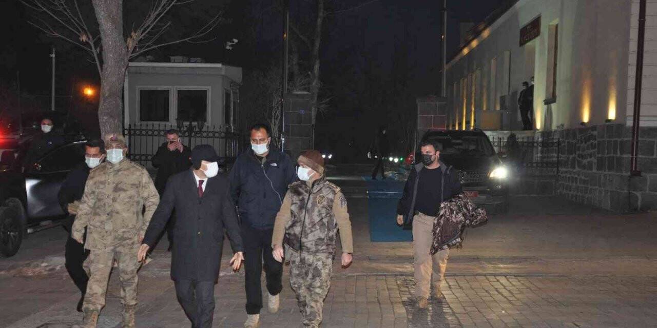 Kars Valisi Öksüz uygulama yapan güvenlik güçlerini yalnız bırakmadı