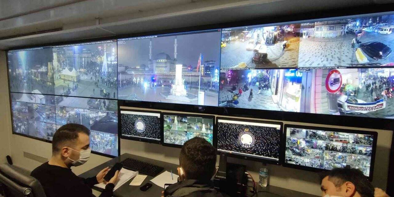 Taksim’de yeni yıl kutlamasına kameralı sistem