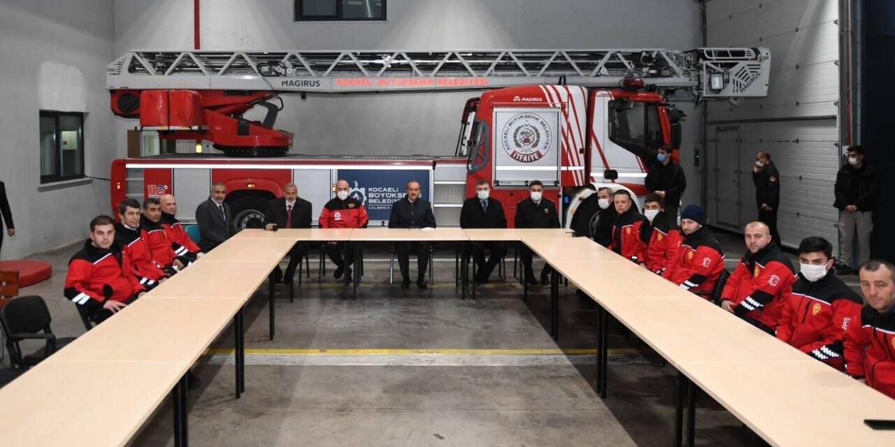 Yılbaşı gecesi görevi başındaki kamu çalışanlarına Vali’den ziyaret