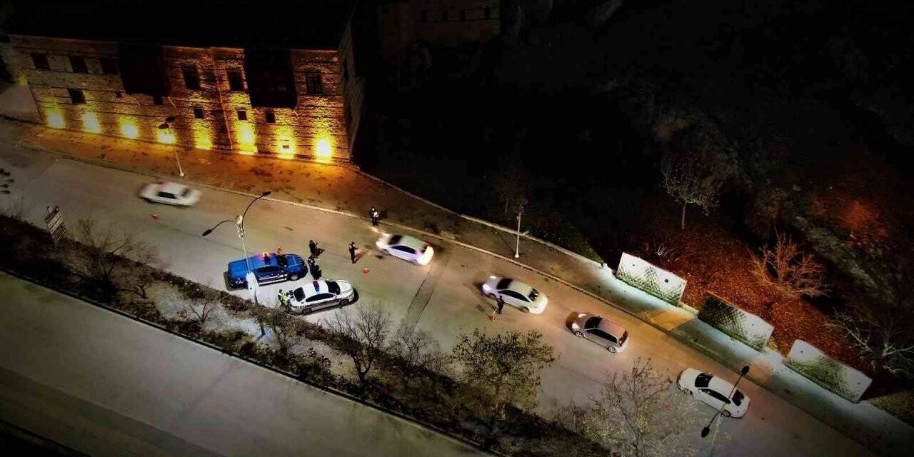 Elazığ’da jandarmadan tarihi Harput’ta -10 derecede yeni yıl denetimi