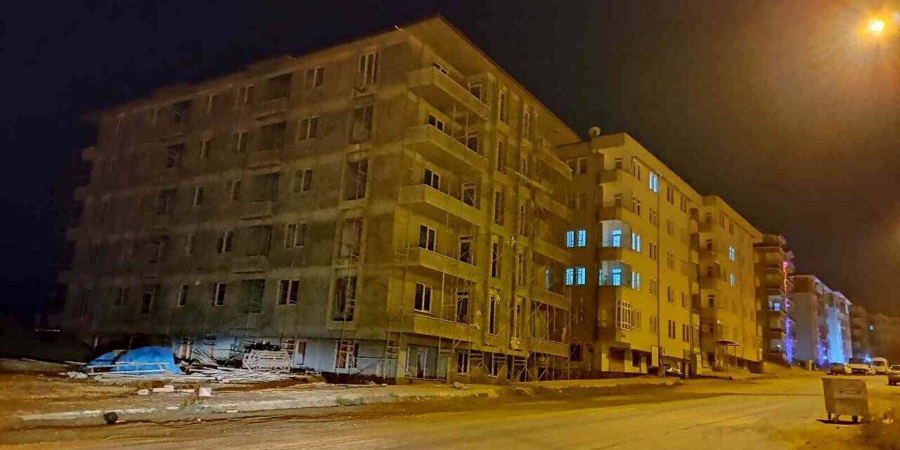 Yılbaşı gecesi inşaat ve elektrik direklerine dadanan hırsızlar ekipleri harekete geçirdi