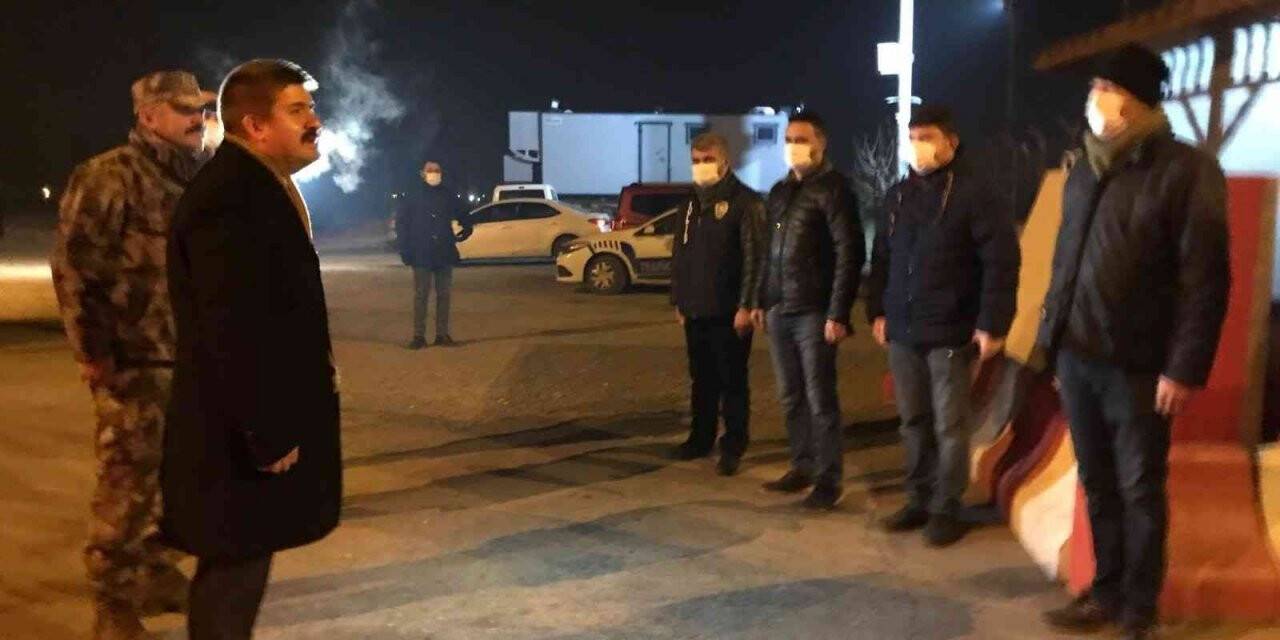 Vali Sarıibrahim, yeni yılda görevde olan personel ve KYK öğrencileri ile bir araya geldi