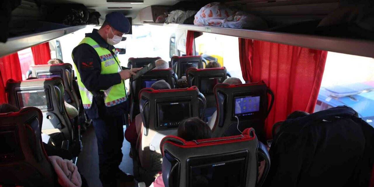 İhsaniye’de jandarma ekipler yılbaşı denetimi