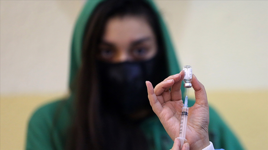 İran, yurt dışından Kovid-19 aşısı alımını durdurdu