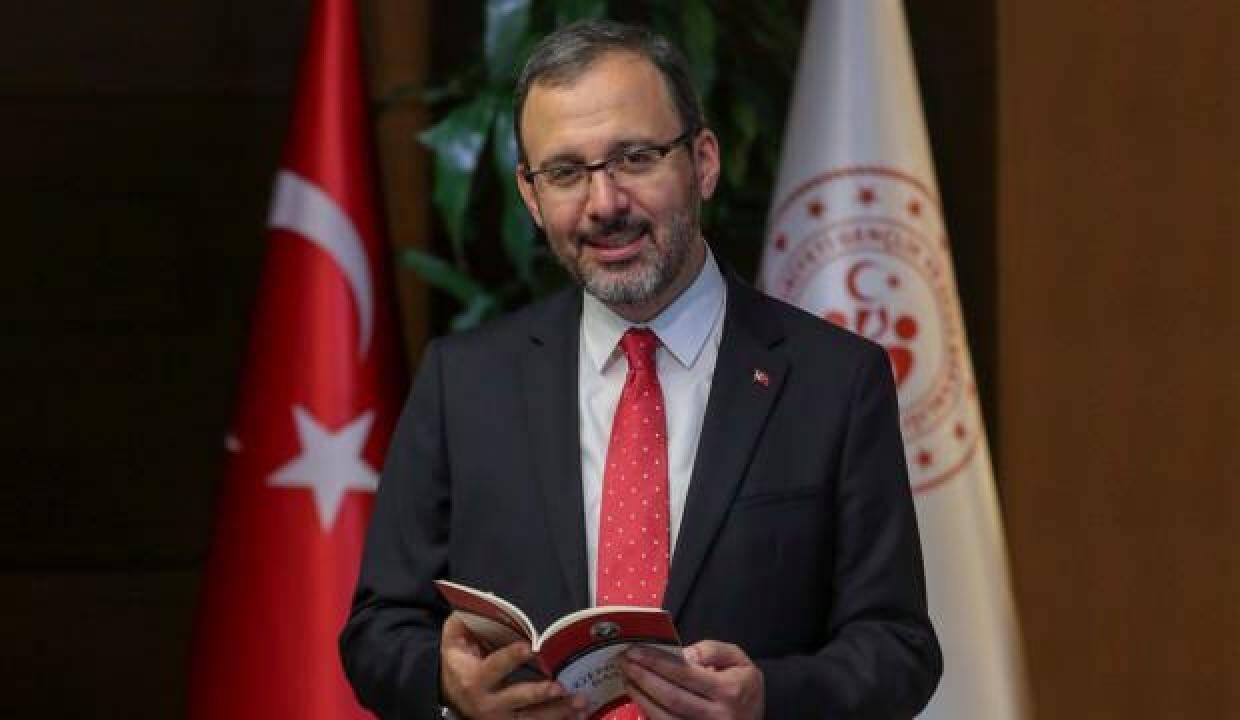 Bakan Kasapoğlu'nun kitap çekilişi büyük ilgi gördü!