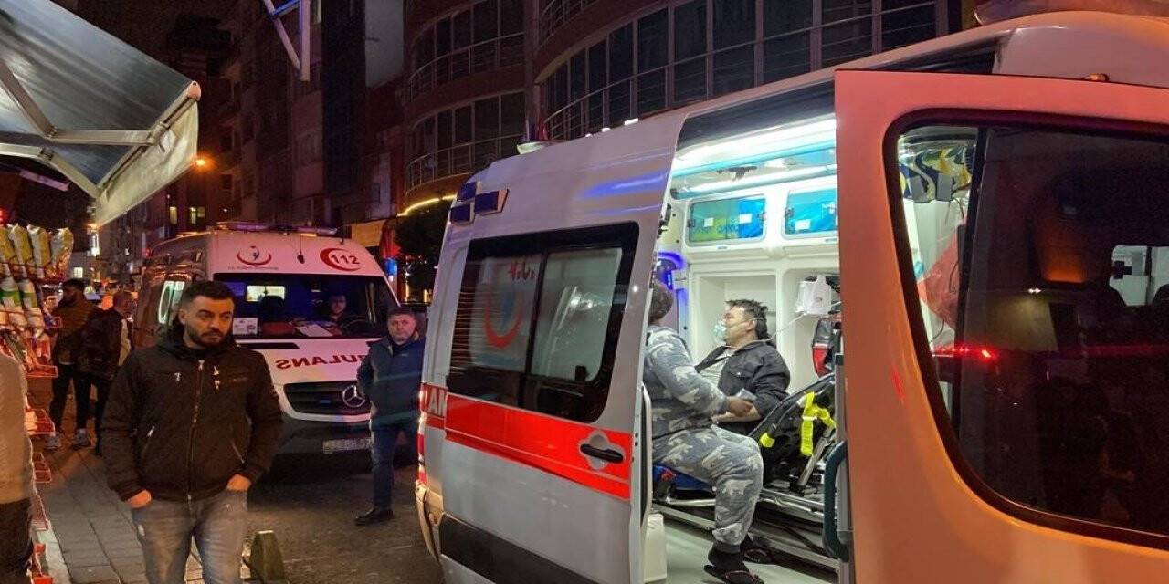 Fatih’te, 5 katlı otelde çıkan yangında 10 kişi dumandan etkilendi