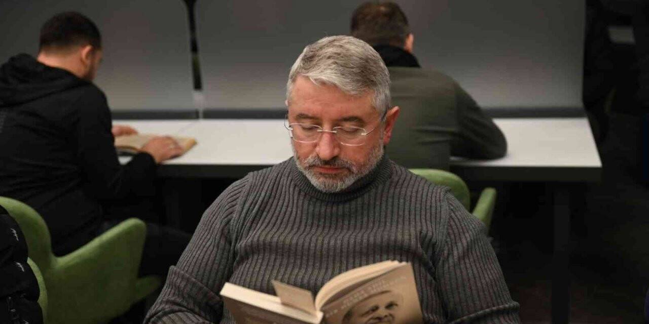 Yeni yıla kitap okuyarak “merhaba” dediler