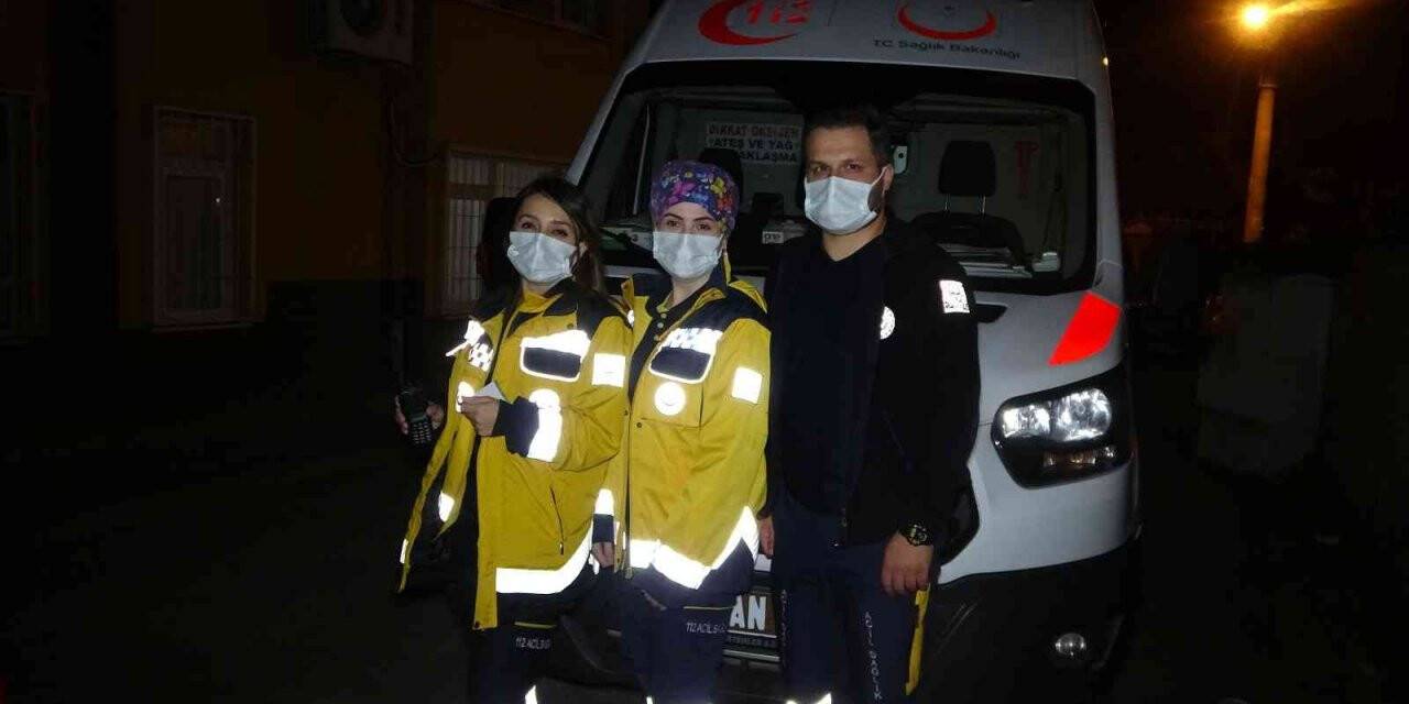 Sağlıkçılar yeni yıla görevlerinin başına girdi