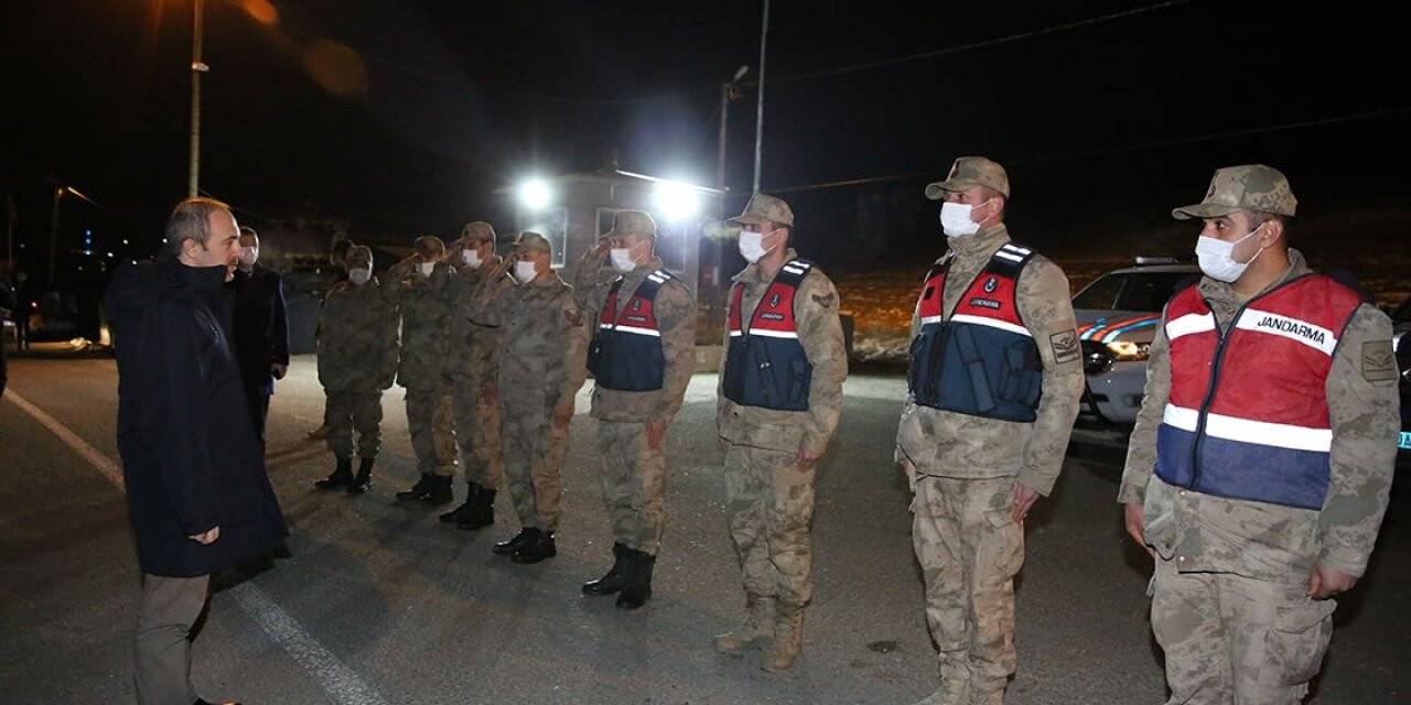 Vali Epcim, yeni yıl akşamı görev başındaki personelleri ziyaret etti