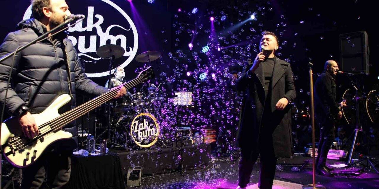 Zakkum’dan Amasya’da yılbaşı konseri