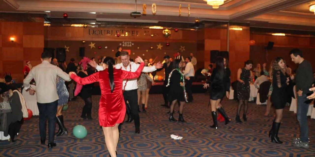 Van’da yeni yıl coşkuyla kutlandı