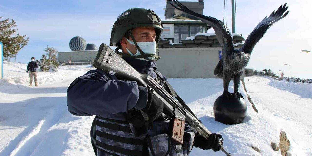 ’Gökyüzü Kartalları’ yeni yıla nöbet başında girdi