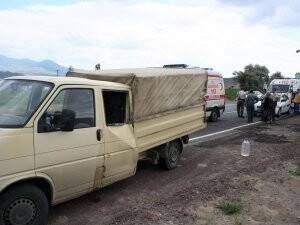 Yolcu otobüsü ile kamyonet çarpıştı: 5 yaralı