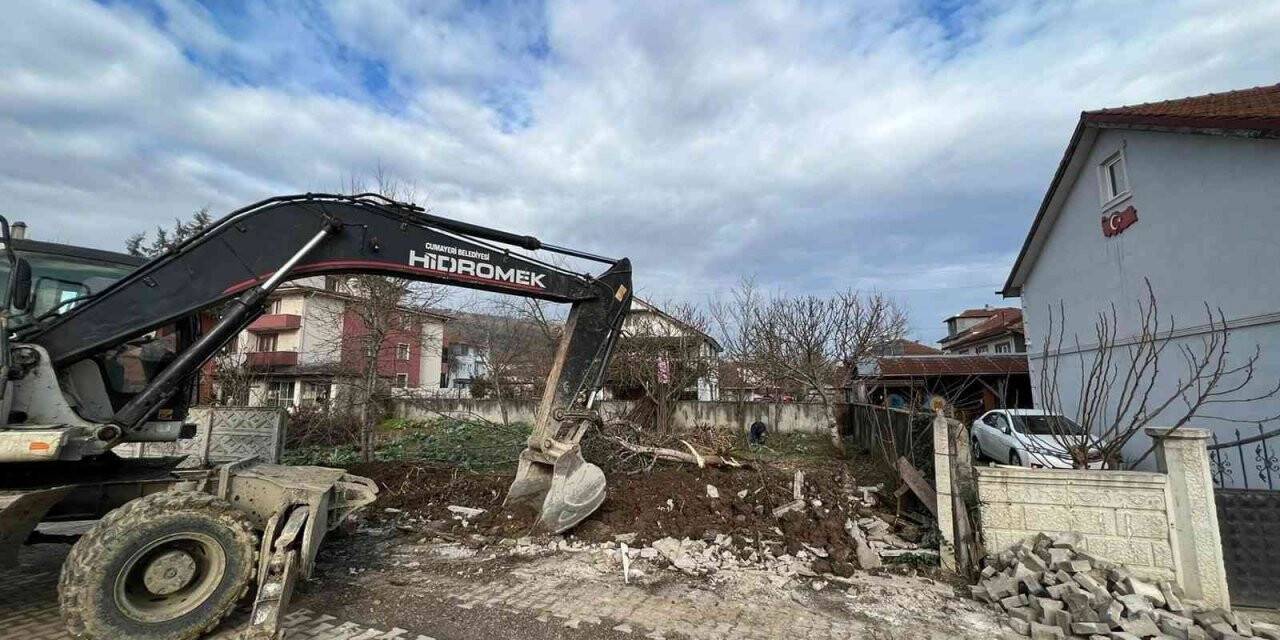 Cumayeri Belediyesi kış aylarında da yoğun mesaide