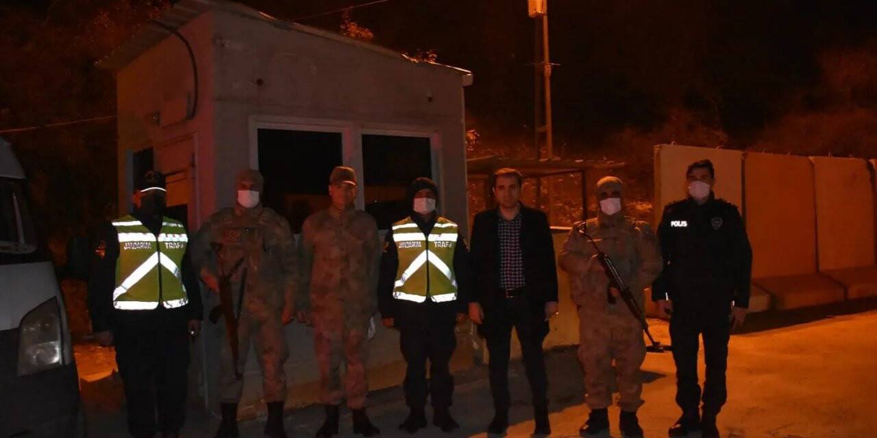 Kaymakam Mete, 2022 yılına eğlence merkezlerinde değil, görev başındaki güvenlik güçleriyle girdi